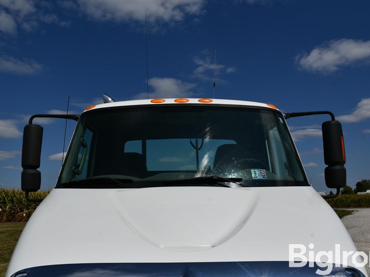 2012-international-8600-image-11