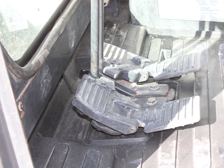 2016-bobcat-e32i-image-49