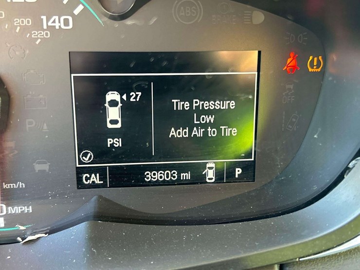 2017-chevrolet-trax-ls-suv-image-5