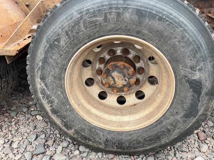 #1000-•-2005-mack-semi-tractor-(has-mi-title)-image-56