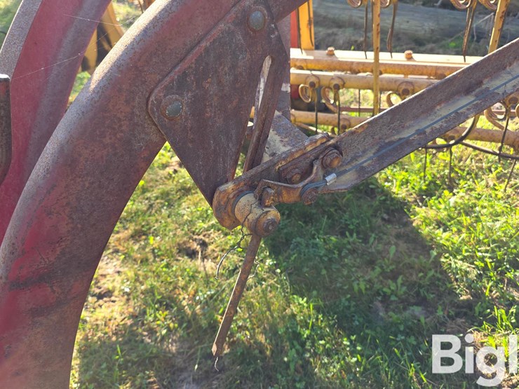 new-holland-256-image-11