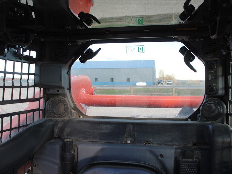 2023-kubota-ssv75-image-58