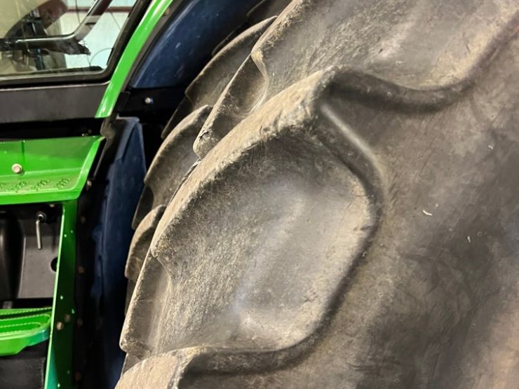 2017-john-deere-8320r-image-14