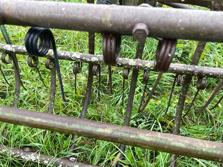 #8031-•-john-deere-hay-rake-image-13