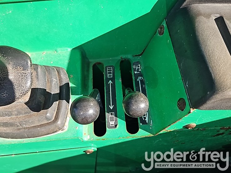 2016-sky-trak-6042-image-27