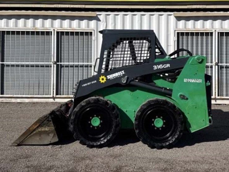 2020-deere-316gr-image-1