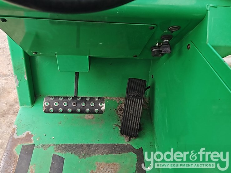 2016-sky-trak-10042-image-27