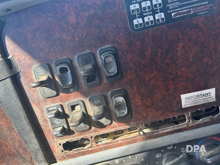 2006-freightliner-century-dry-truck-(cp1180-unit-16052)-image-45