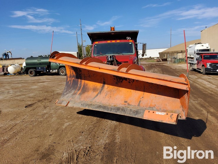 2000-international-4900-image-2