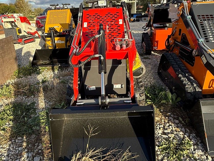 2025-agt-ysrt14-mini-track-loader,-420cc-gas-image-2