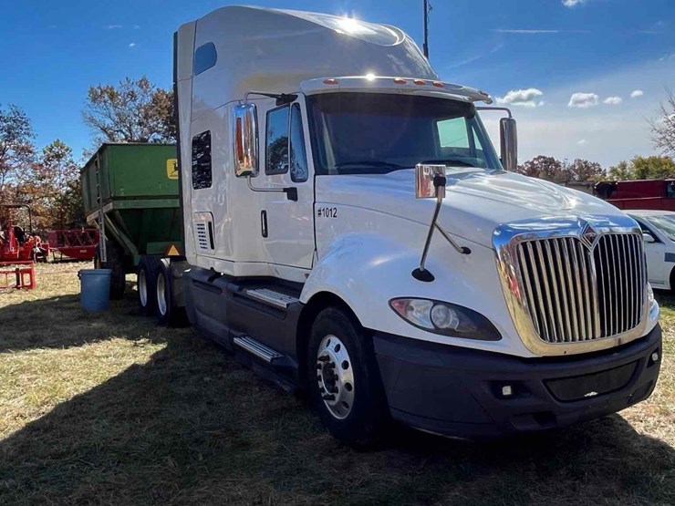 2016-international-prostar-image-1