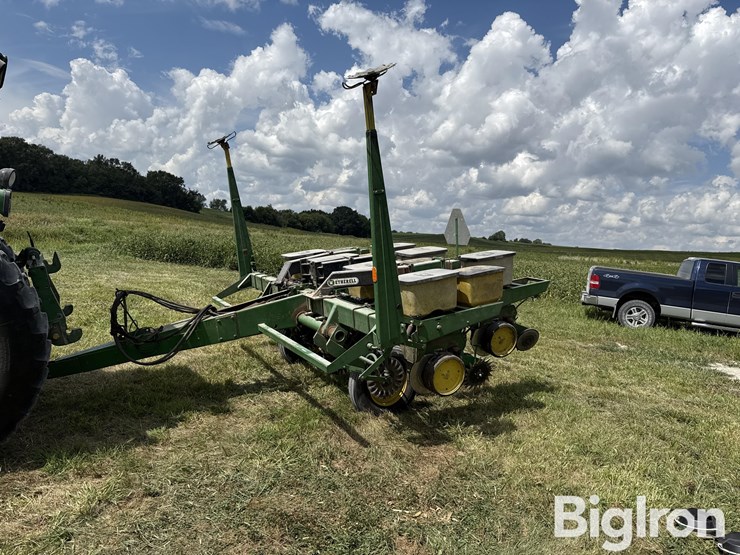 john-deere-7000-image-1