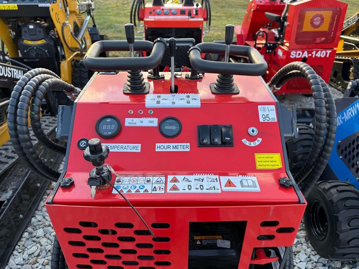 agt-ysrt14-mini-track-loader-image-5