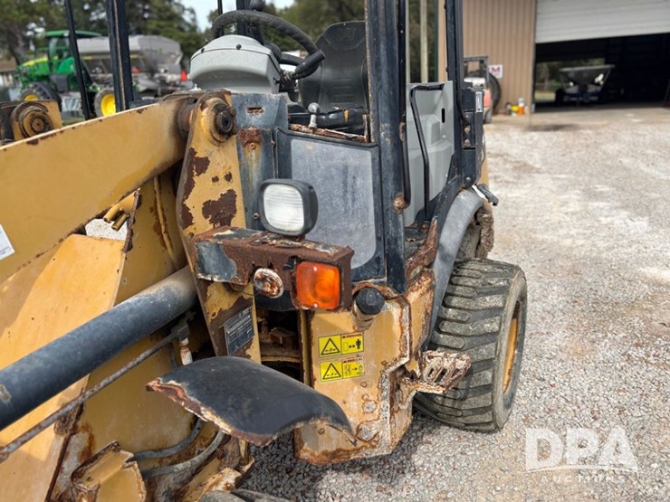 2015-caterpillar-903c2-image-14