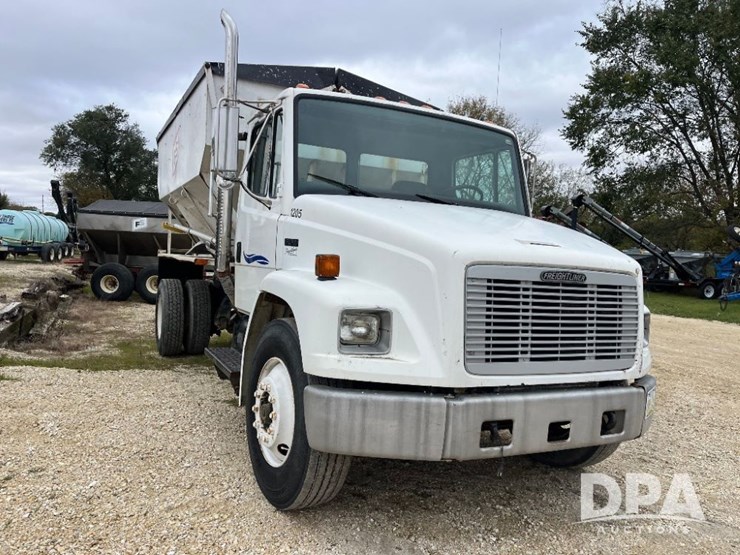 1995-freightliner-fl70-image-4