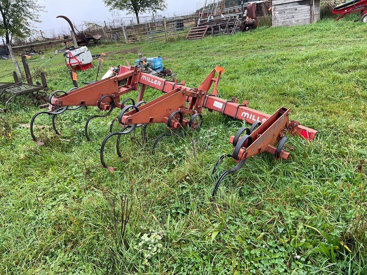 #8126-•-miller-cultivator-image-6