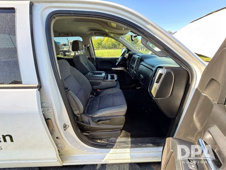 2018-chevrolet-silverado-image-57