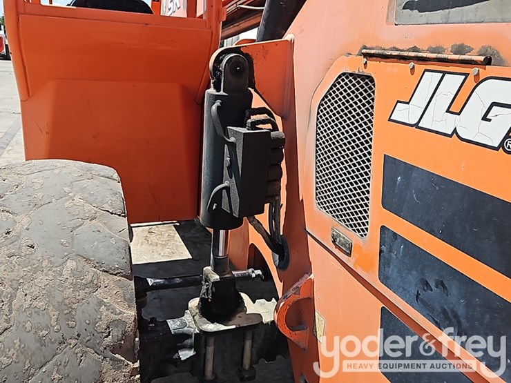 2018-sky-trak-6042-image-18