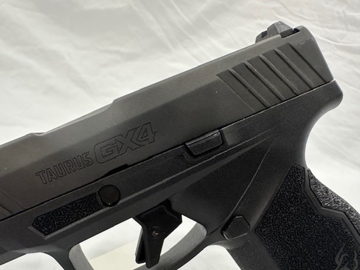 #2025-00065-•-taurus-gx4-pistol-image-17
