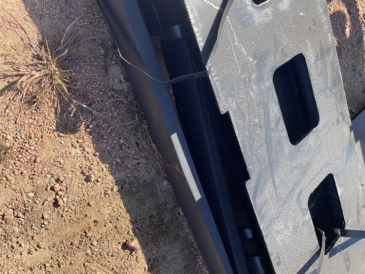 #4138-•-universal-pallet-fork-attachment-image-3