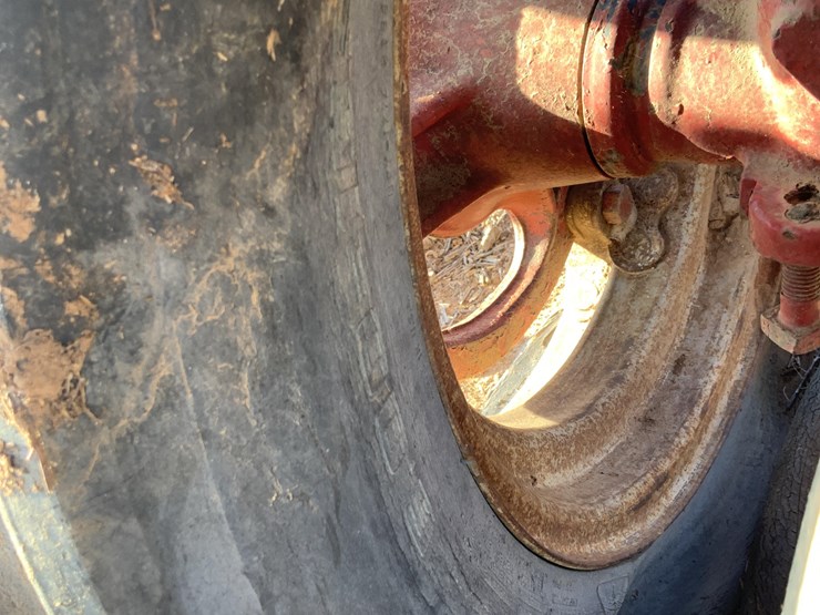 farmall-h-2wd-tractor-image-16