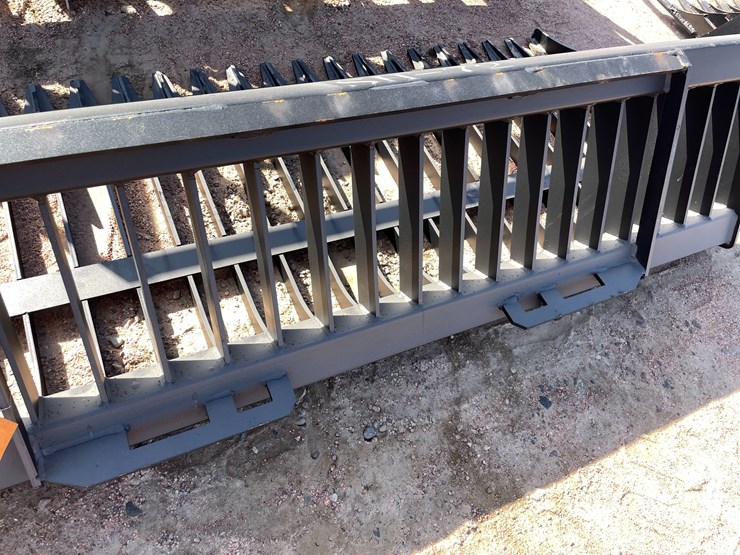 #4111-•-72"-rock-bucket-attachment-image-8