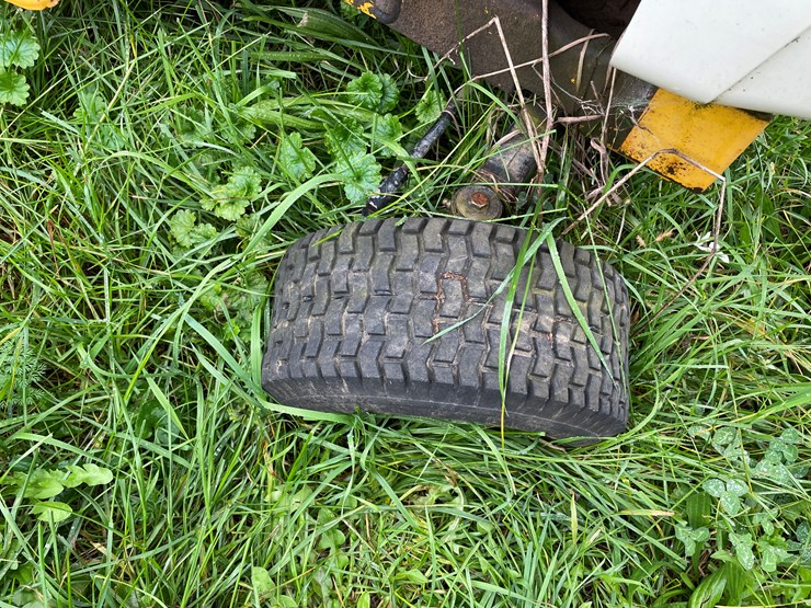 #9624-•-cub-cadet-1615-riding-lawn-mower-image-19