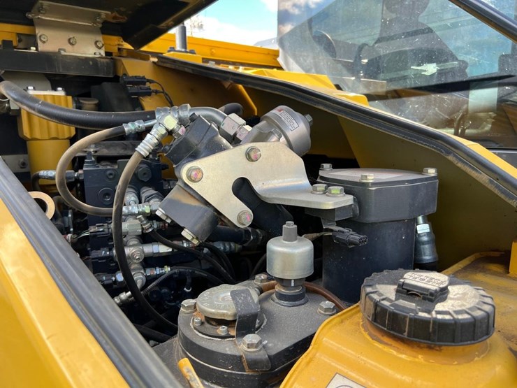 komatsu-pc88mr-11-image-25