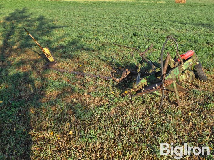 john-deere-7-image-1