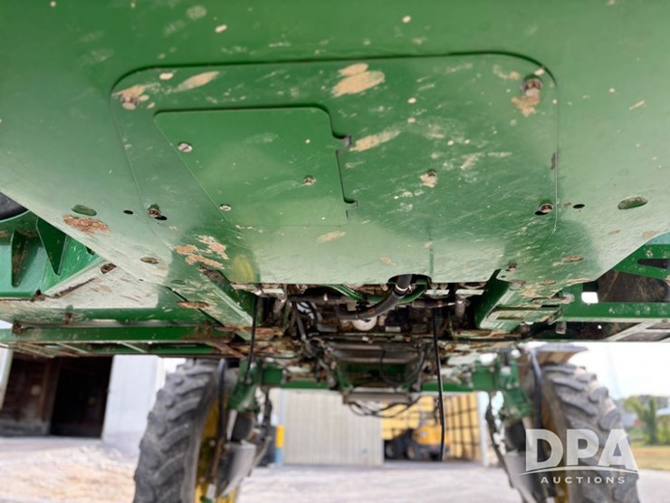 2019-john-deere-r4038-image-44
