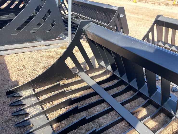 #4109-•-66"-rock-bucket-attachment-image-5