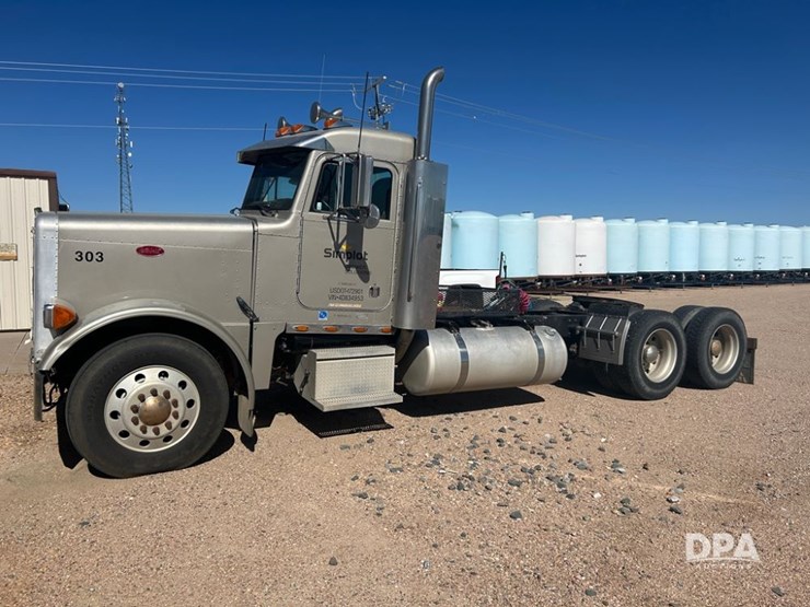 2004-peterbilt-379-image-2