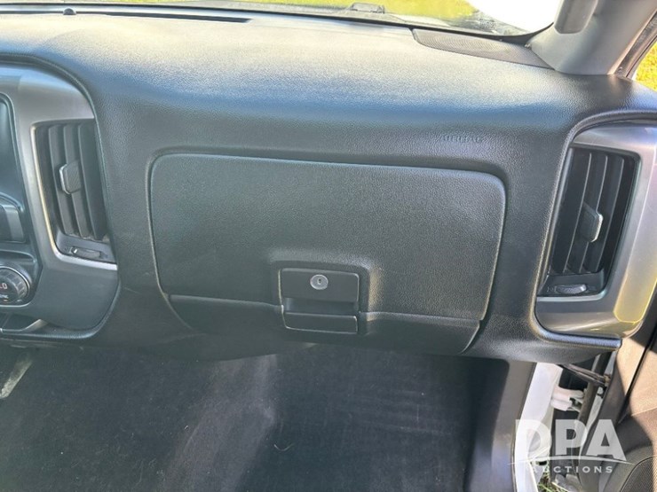 2018-chevrolet-silverado-image-59