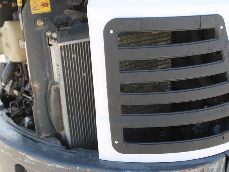 2016-bobcat-e32i-image-37