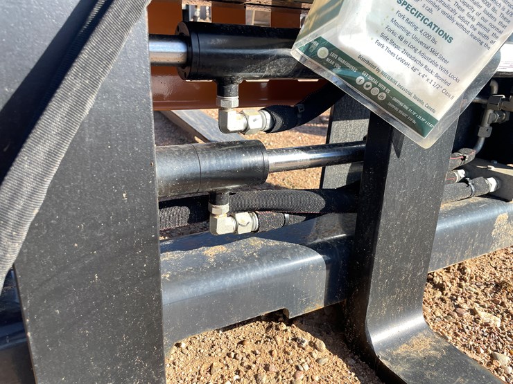 #4092-•-wolverine-pallet-fork-hydraulic-adjustable-attachment-image-9