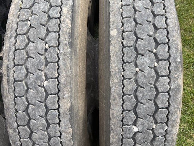 2015-kenworth-t880-image-10