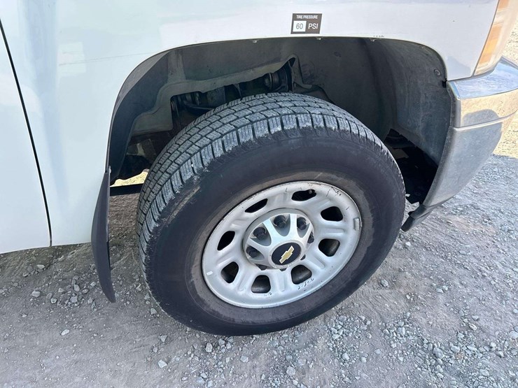 2013-chevrolet-silverado-3500hd-image-29