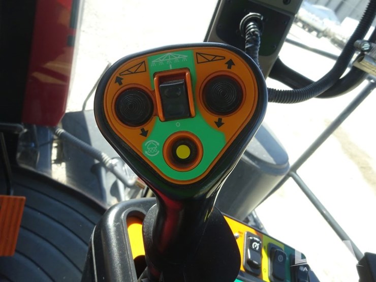 2011-case-ih-titan-4530-image-77