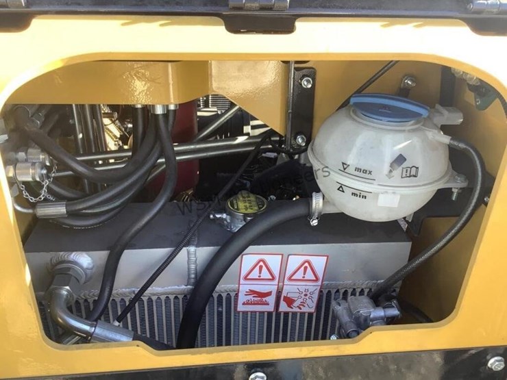 2025-cfg-kkta27-stand-up-skid-steer-image-10