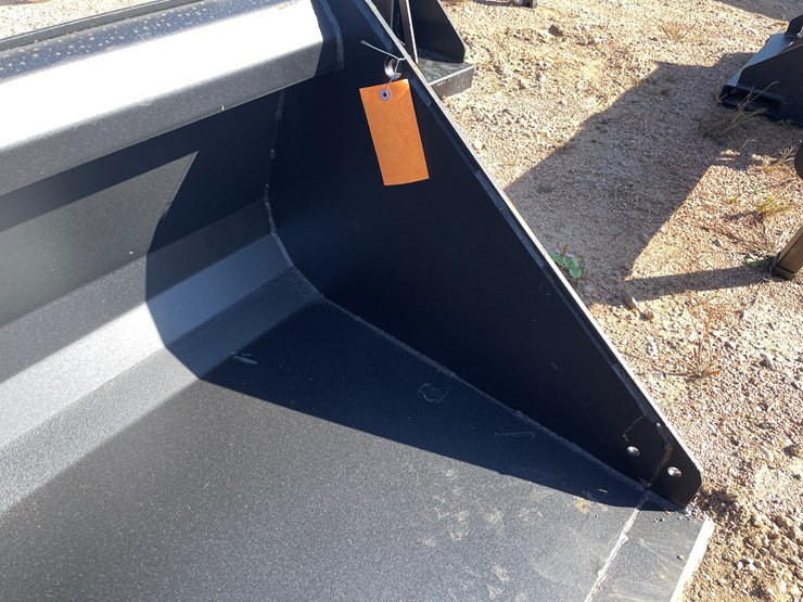 #4104-•-84"-bucket-attachment-image-5