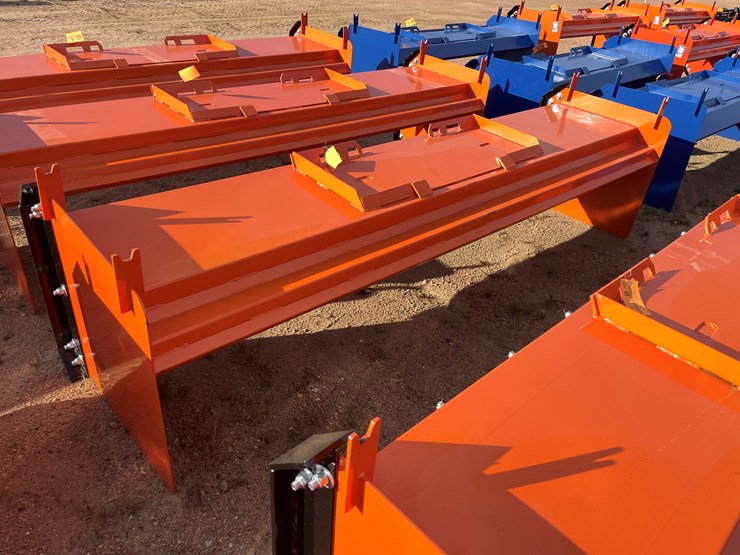 #4060-•-10'-hd-snow-pusher-attachment-image-1