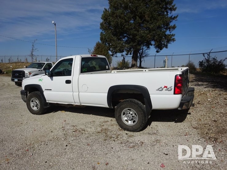 2006-chevrolet-2500hd-image-26