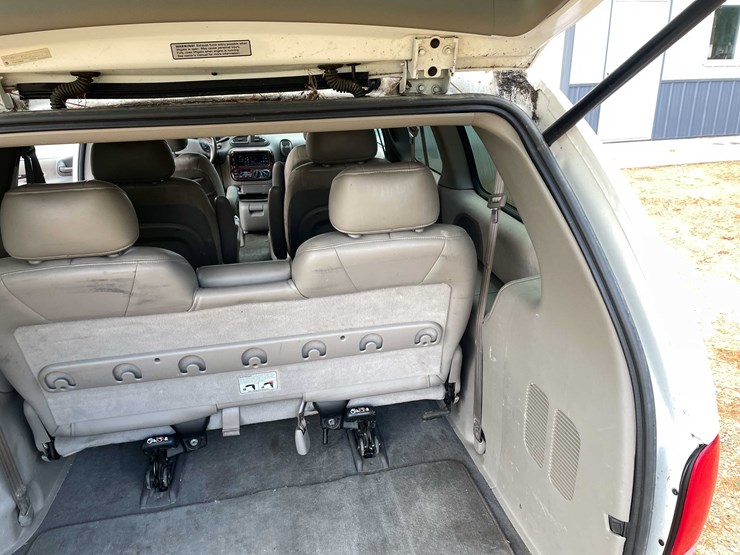 1999-chrysler-town-&-country-image-65