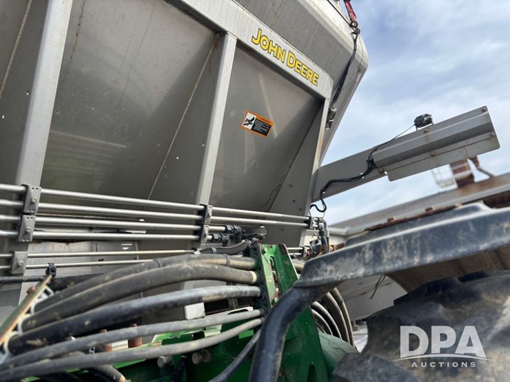 2019-john-deere-r4038-image-58