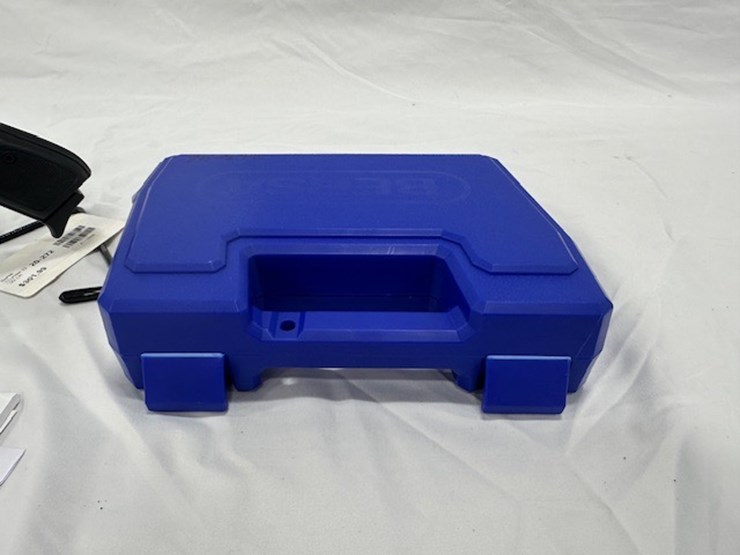 #2025-00052-•-bersa-thunder-22-pistol-image-4