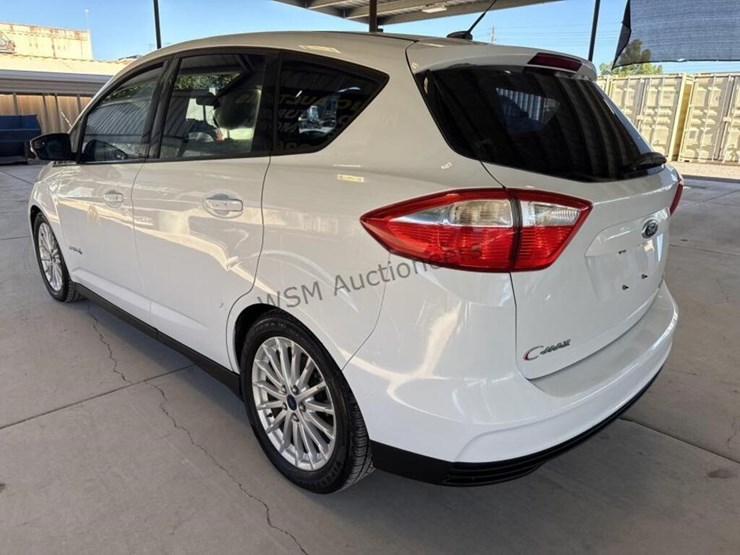 2014-ford-c-max-hybrid-wagon-image-5