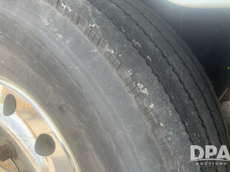 2001-mci-102-el3-image-45