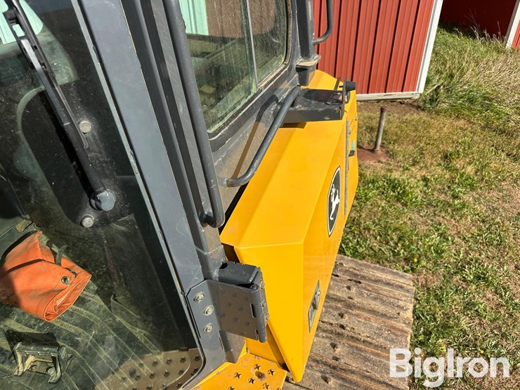 2016-deere-700k-lgp-image-17