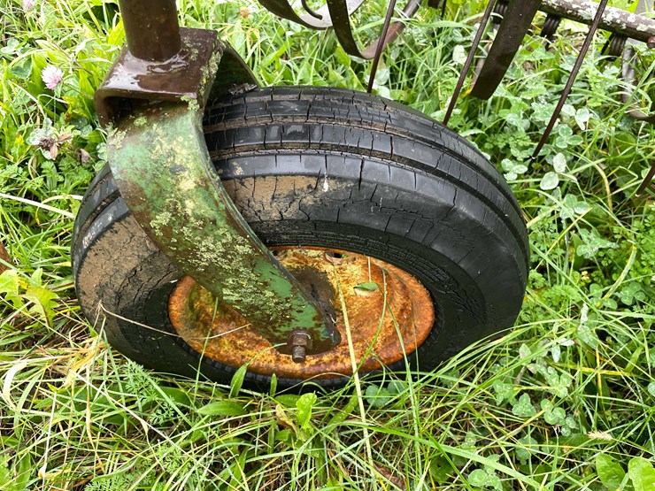 #8031-•-john-deere-hay-rake-image-16