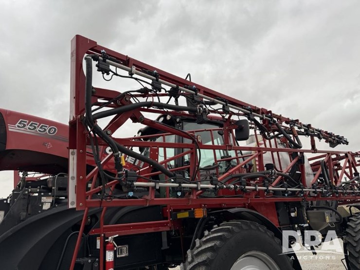 2020-case-ih-trident-5550-image-19